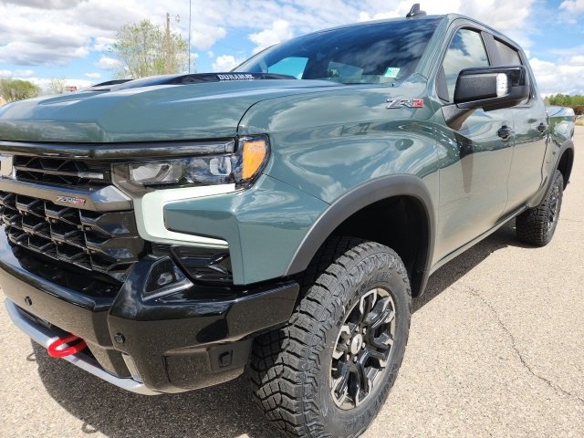 2025 Chevrolet Silverado 1500 ZR2 photo 3