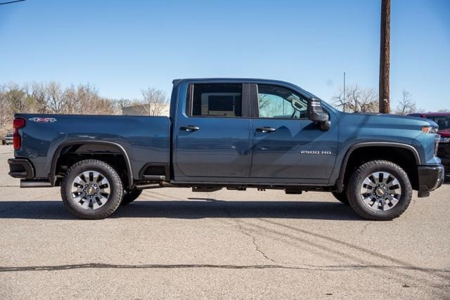 2026 Chevrolet Silverado 2500 HD Custom - Photo 4