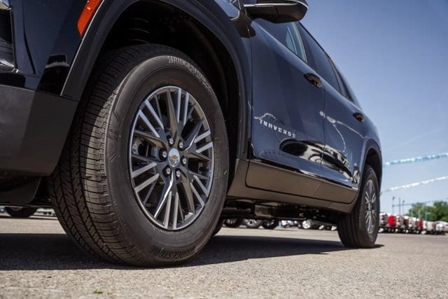 2027 Chevrolet Traverse LT - Photo 11
