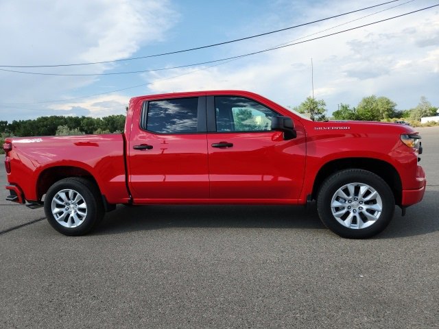 2024 Chevrolet Silverado 1500 Custom photo 2