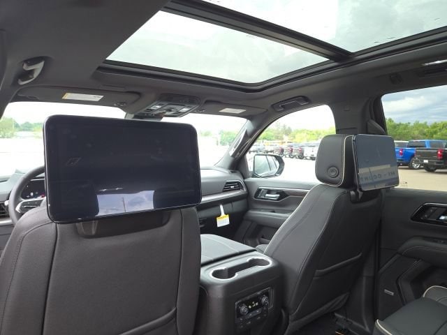2025 Chevrolet Tahoe Premier - Photo 13