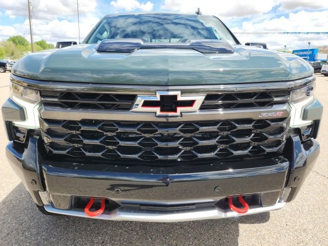 2025 Chevrolet Silverado 1500 ZR2 photo 2
