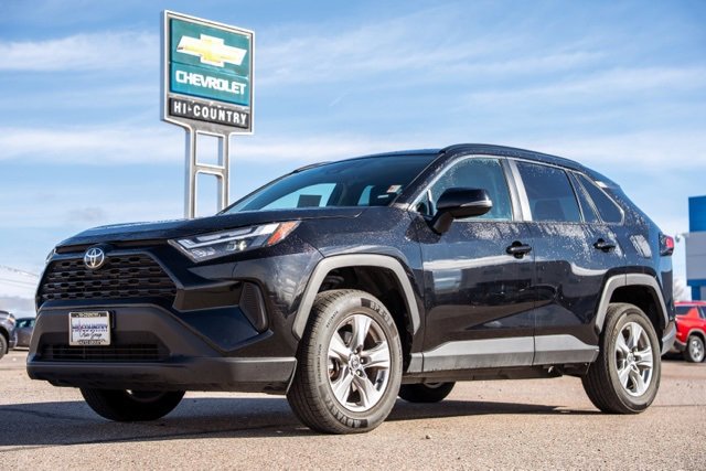 2024 Toyota RAV4 XLE's photo