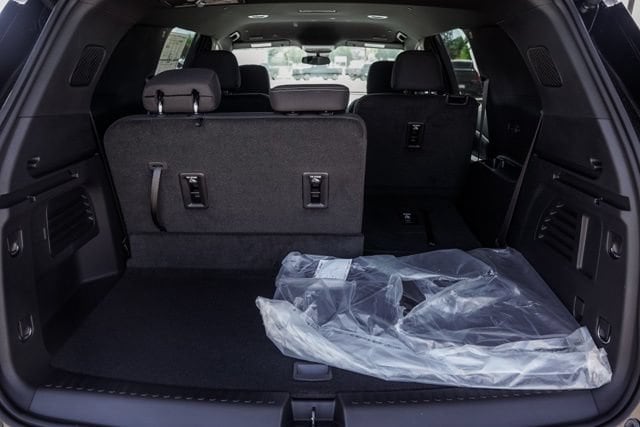 2027 Chevrolet Traverse LT - Photo 9