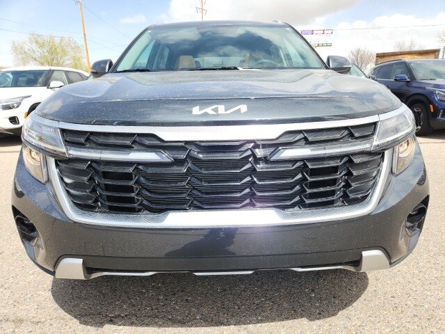 2024 Kia Seltos EX photo 2
