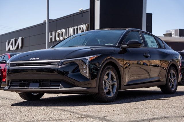 2026 Kia K4 LXS AT's photo