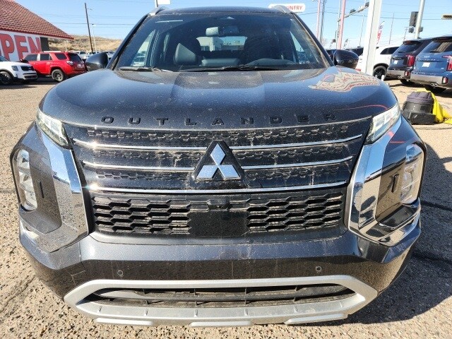 2024 Mitsubishi Outlander SEL photo 2