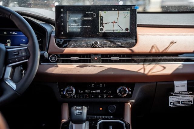 2026 Mitsubishi Outlander SEL - Photo 18