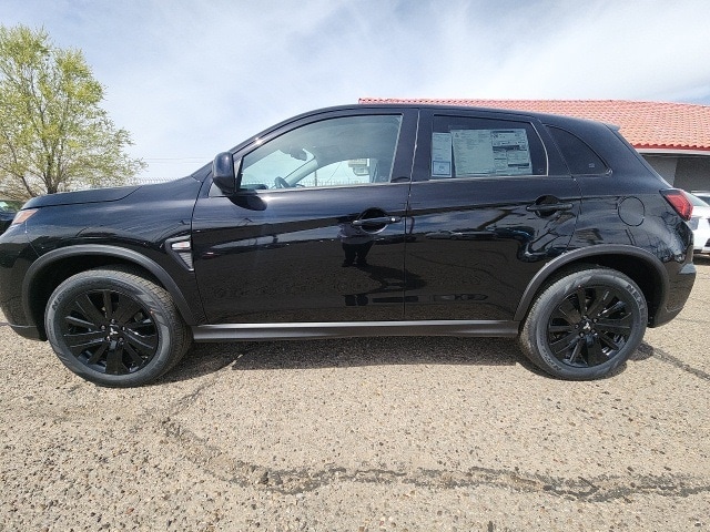 2025 Mitsubishi Outlander Sport LE photo 4