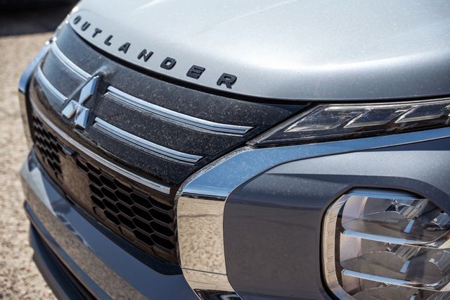 2026 Mitsubishi Outlander SEL - Photo 12
