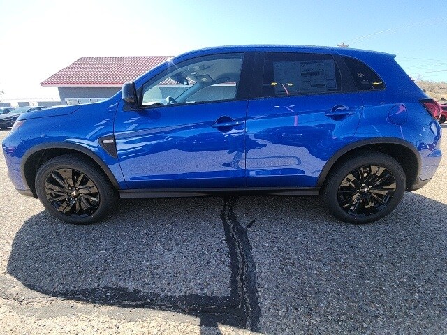 2025 Mitsubishi Outlander Sport LE photo 4