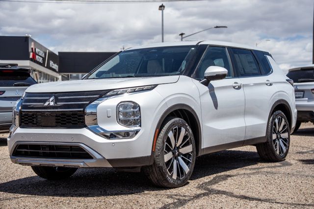 2026 Mitsubishi Outlander SE S-AWC's photo