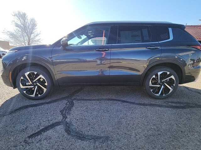 2024 Mitsubishi Outlander SEL photo 4