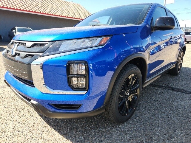 2025 Mitsubishi Outlander Sport LE photo 3