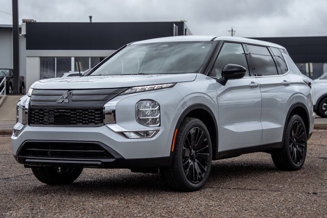 2026 Mitsubishi Outlander LE