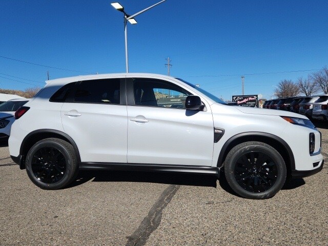 2024 Mitsubishi Outlander Sport LE photo 4