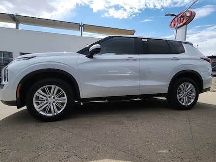 2024 Mitsubishi Outlander ES SUV