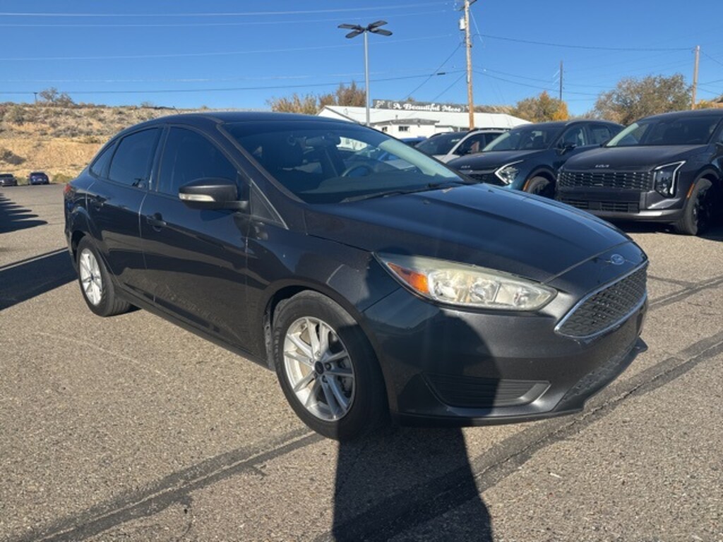 Used 2017 Ford Focus SE Sedan