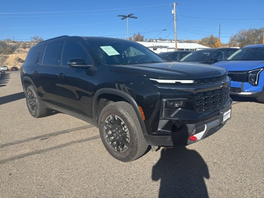 Used 2024 Chevrolet Traverse Z71 SUV