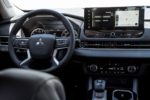 2026 Mitsubishi Outlander SE - Photo 15