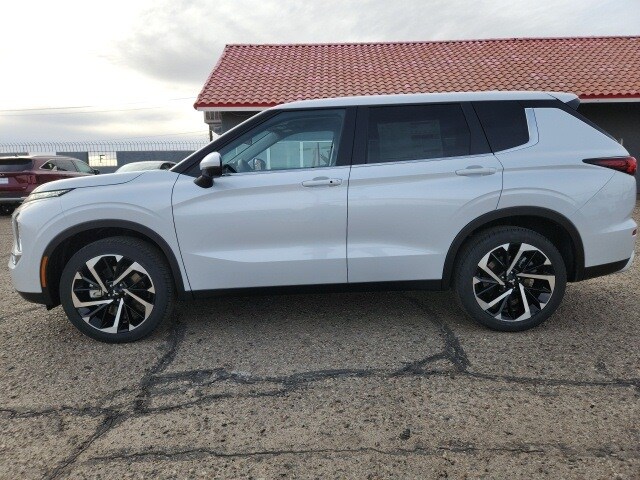 2024 Mitsubishi Outlander SE photo 4