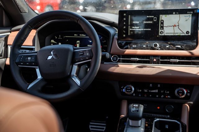 2026 Mitsubishi Outlander SEL - Photo 14