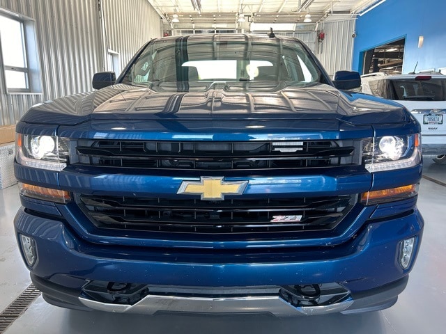 Used 2018 Chevrolet Silverado 1500 LT Z71 with VIN 3GCUKREC1JG210011 for sale in Bluffton, IN