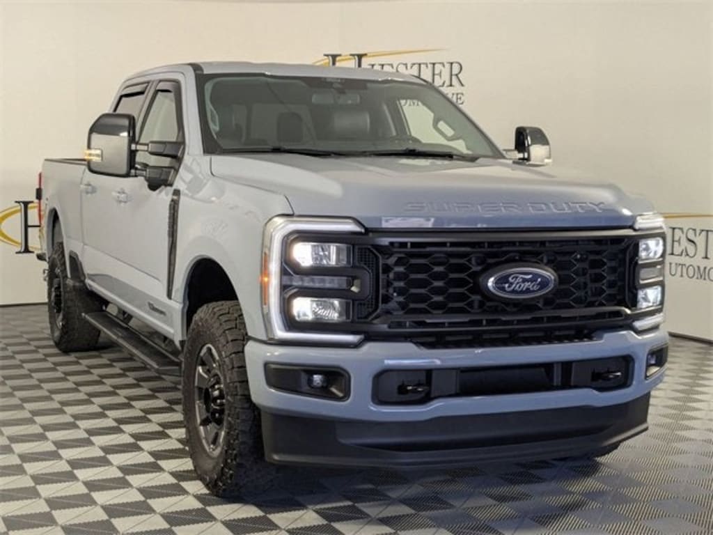 Used 2024 Ford Super Duty F-250 SRW Lariat Truck Crew Cab