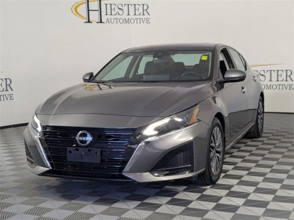 Used 2023 Nissan Altima 2.5 SV Sedan