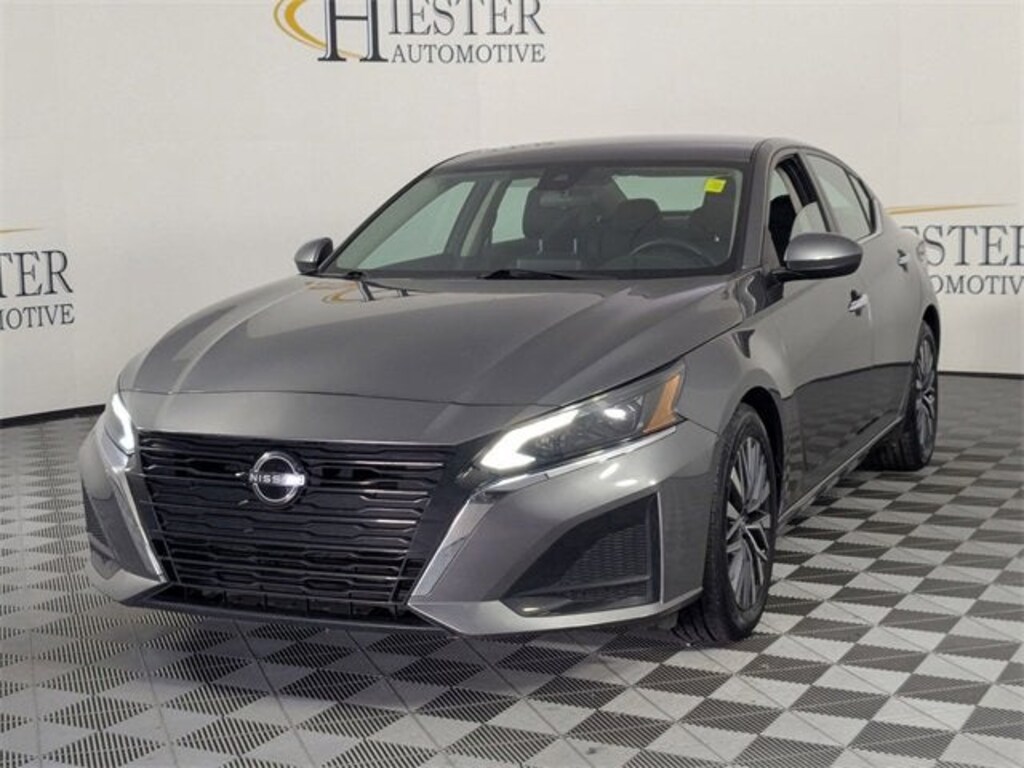 Used 2023 Nissan Altima 2.5 SV Sedan