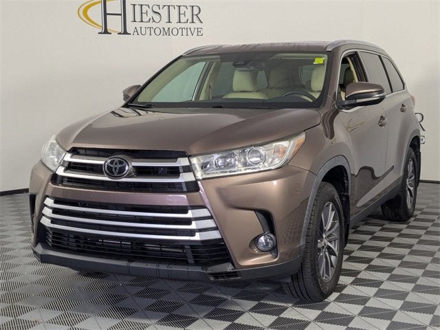 2019 Toyota Highlander SE photo 4