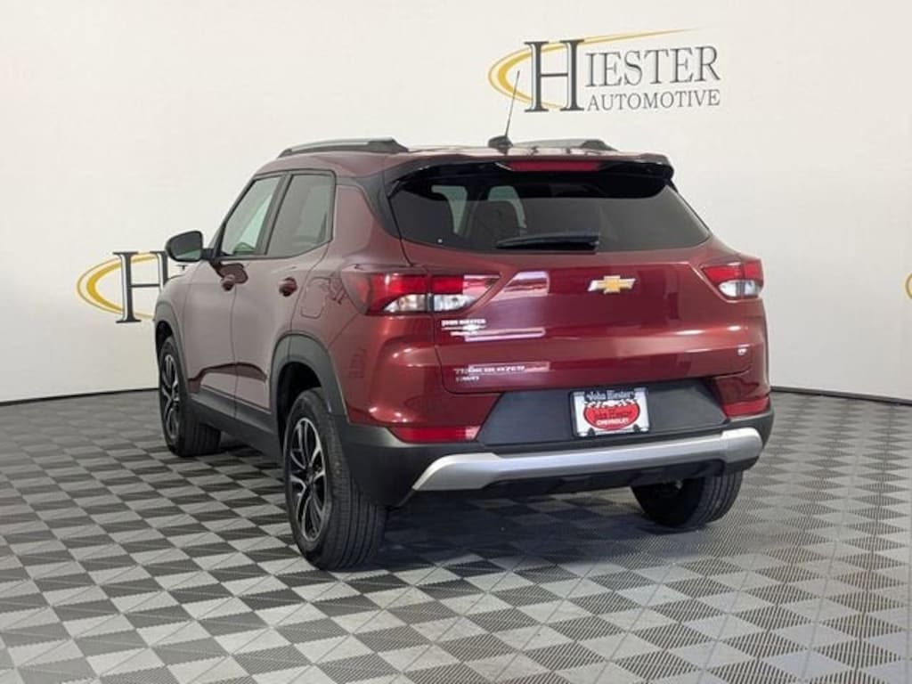 Used 2025 Chevrolet Trailblazer LT SUV