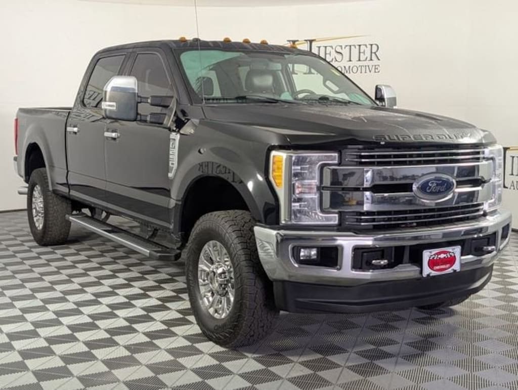 Used 2017 Ford Super Duty F-250 SRW Lariat Truck Crew Cab