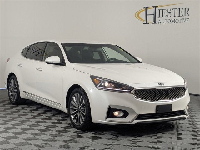 2019 Kia Cadenza Premium photo 2