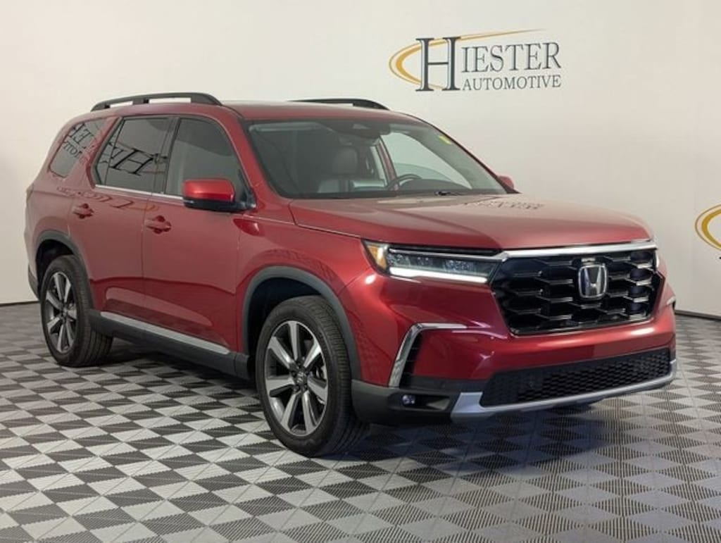 Used 2025 Honda Pilot Touring SUV