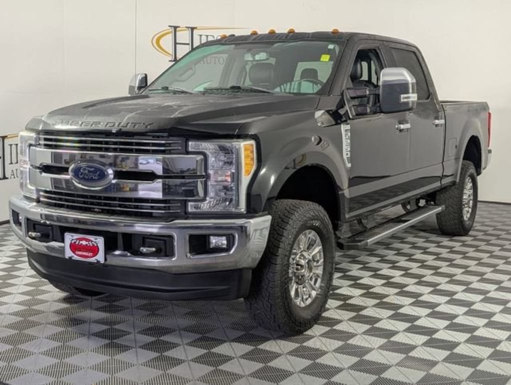 Used 2017 Ford Super Duty F-250 SRW Lariat Truck Crew Cab