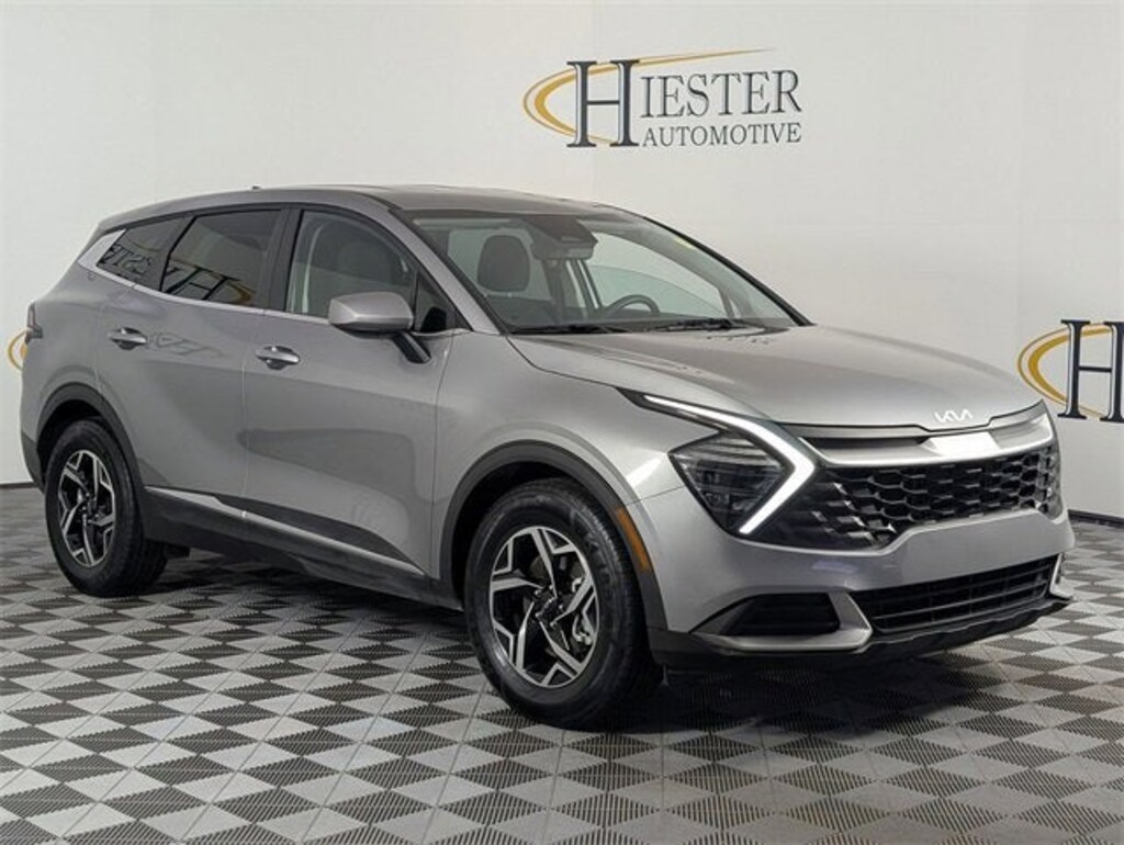 Used 2024 Kia Sportage LX SUV