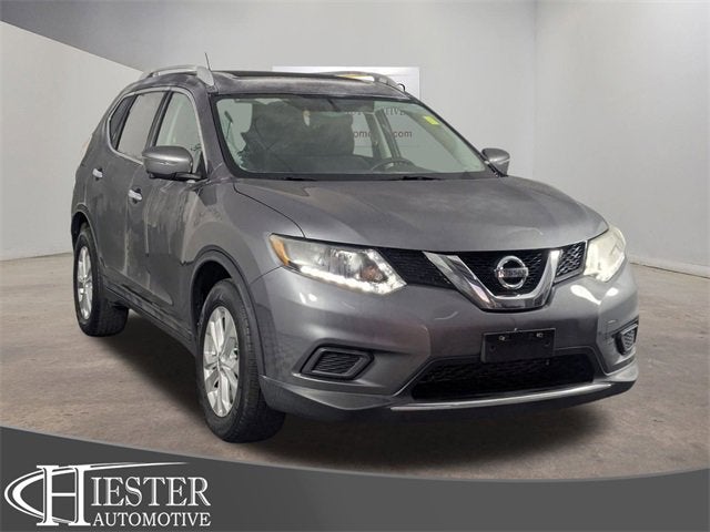 2016 Nissan Rogue SV's photo