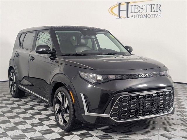 2023 Kia Soul GT-Line photo 2