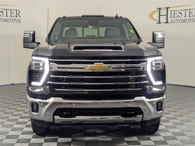 2024 Chevrolet Silverado 3500HD LTZ photo 2