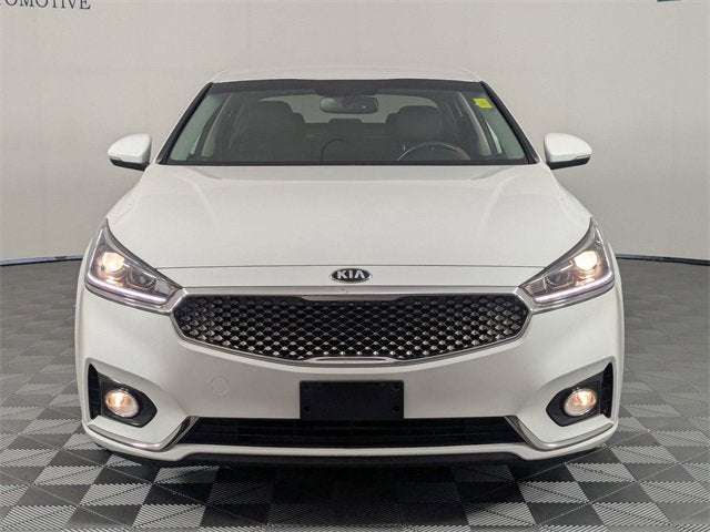 2019 Kia Cadenza Premium photo 3