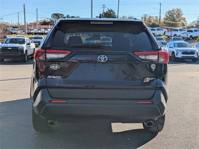 2022 Toyota RAV4 XLE photo 3