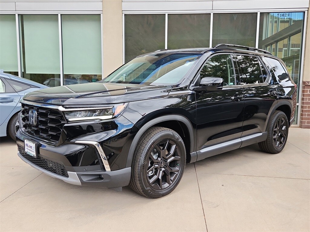2025 Honda Pilot Touring photo 3