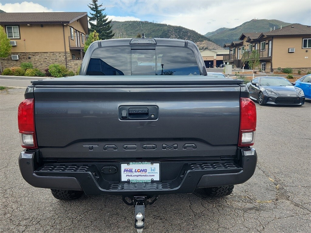 2018 Toyota Tacoma TRD Off-Road photo 4