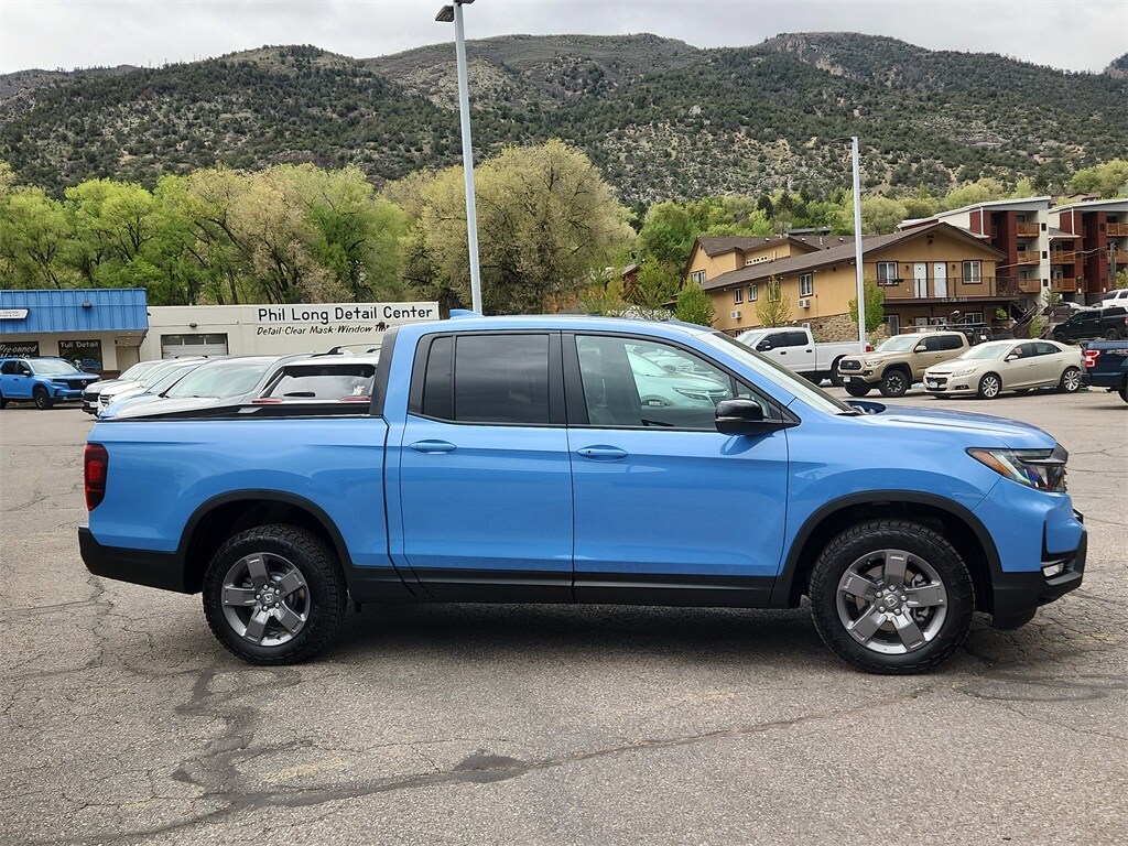 2025 Honda Ridgeline TrailSport photo 2