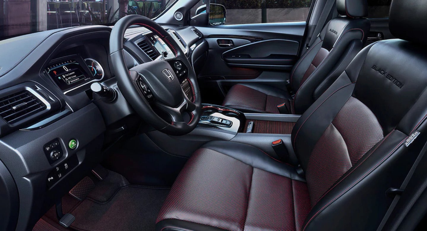 A view of the cabin and dash of a 2022 Honda Pilot