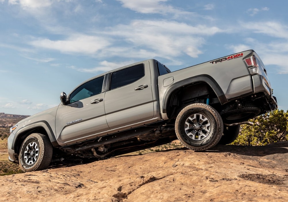 2020 Honda Ridgeline vs. 2020 Toyota Tacoma | Phil Long Honda