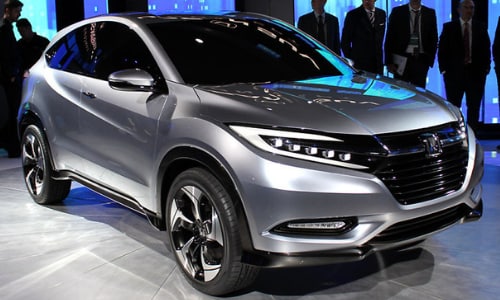 2020 Honda HR-V redesign display auto show