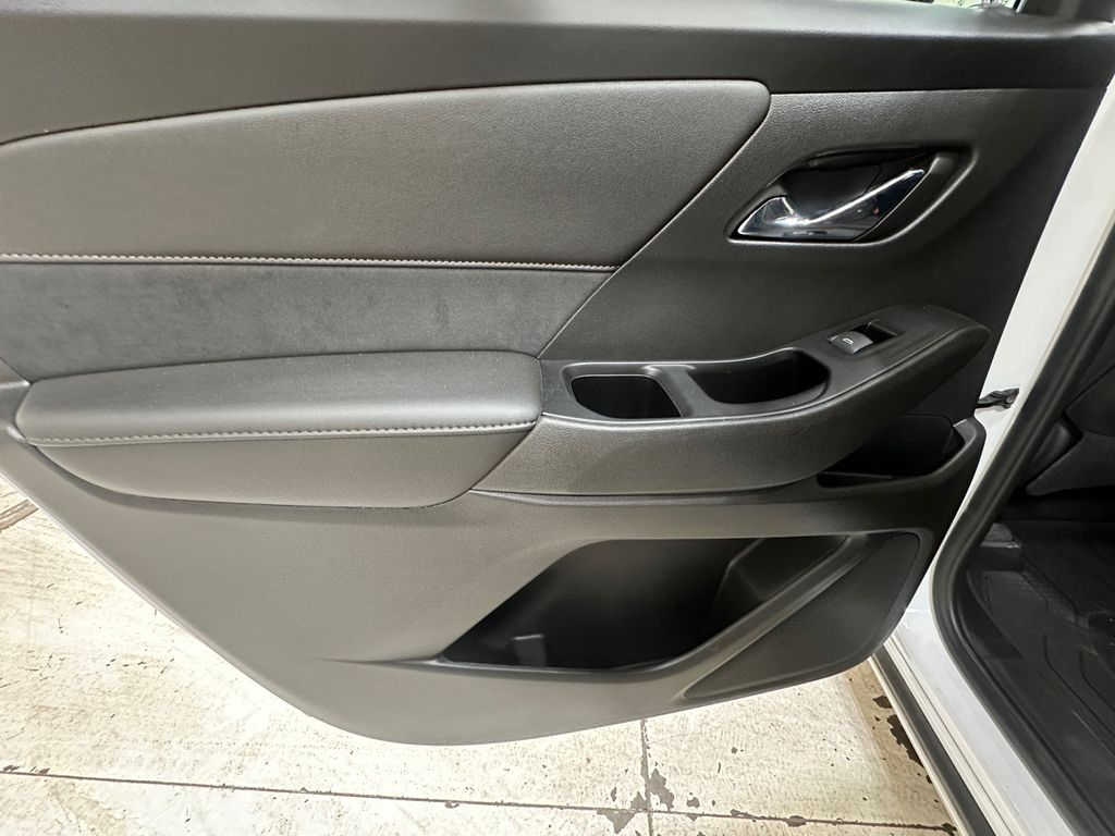 2023 Chevrolet Traverse High Country - Photo 17