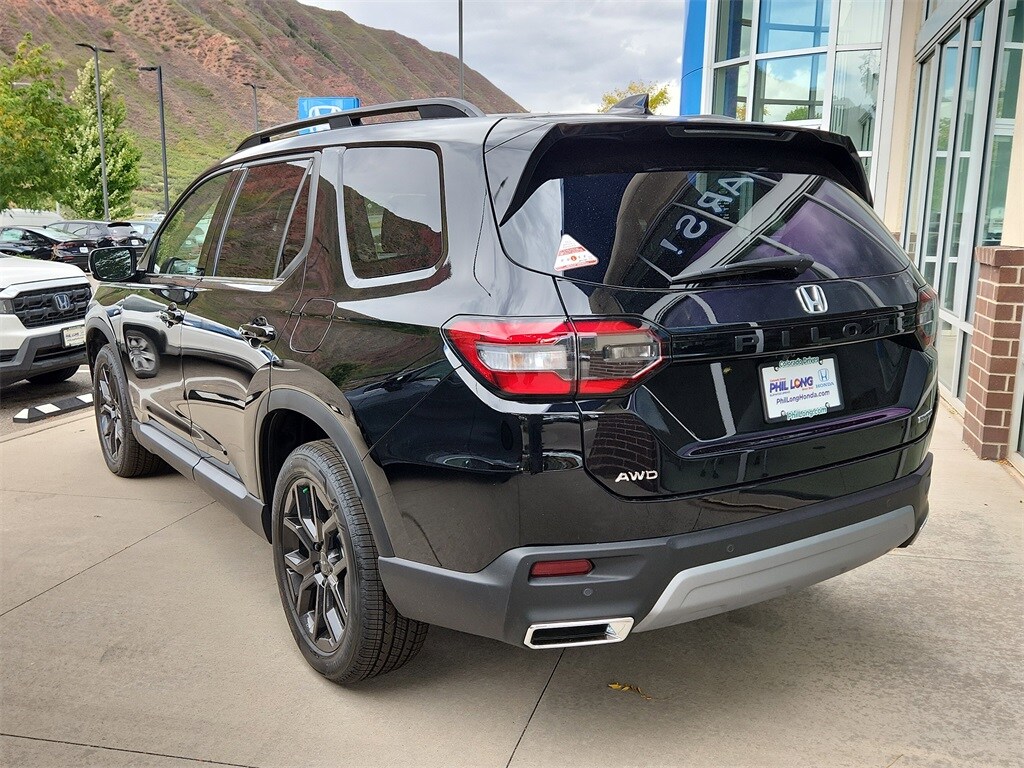 2025 Honda Pilot Touring photo 2